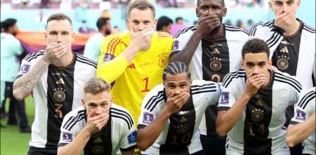 El gesto de Alemania en la foto oficial antes del debut mundialista frente a Japón