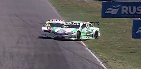 VIDEO: Top Race Series: ¡Insólito! Lo esperó y lo sacó de pista