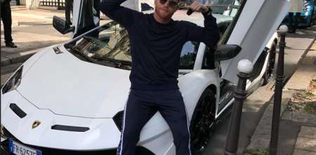 VIDEO: ¿le hará competencia a Messi? Canelo Álvarez y su lujosa colección de autos