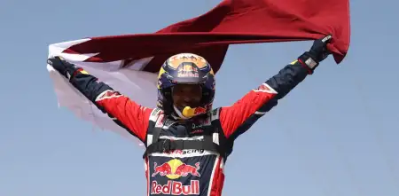 VIDEO: el piloto argentino que fue a ver la final de Qatar 2022 y alienta por Nasser Al-Attiyah