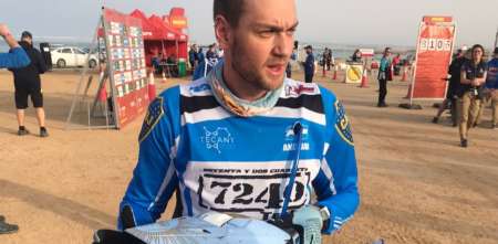 Carburando en el Dakar: una polémica sanción retrasó a Manu Andujar