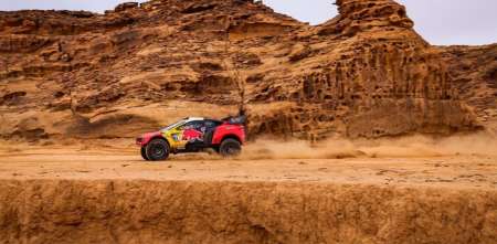 Sébastien Loeb festejó en la cuarta etapa del Dakar 2023