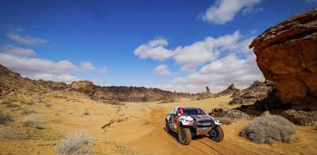 Al – Attiyah se quedó con la quinta etapa y sigue bien arriba en la general