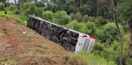 ¡Trágico accidente! dos argentinos murieron tras el vuelco de un micro