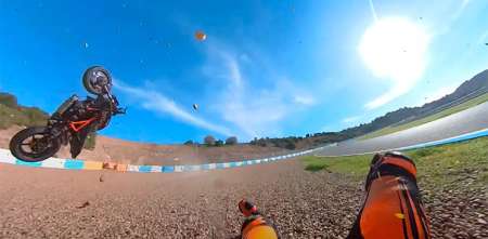 VIDEO: destruyó su KTM probando en Jerez