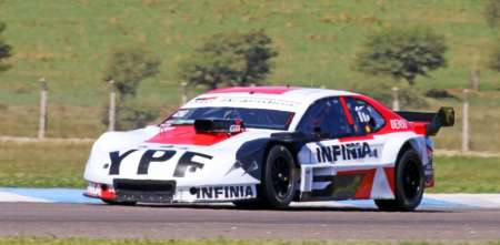 TC: Rossi fue un “Misil” y se quedó con la pole