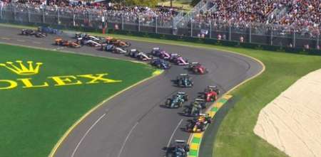 F1: múltiple accidente y bandera roja en el final del GP de Australia
