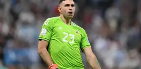 "El "Dibu" Martínez anda bien en karting, a veces probamos en el circuito de Hamilton en Inglaterra"