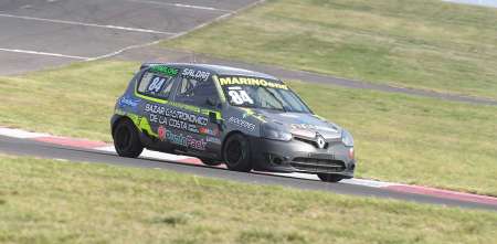 Turismo Pista: Oubiña fue el más veloz con piso mojado en Concepción