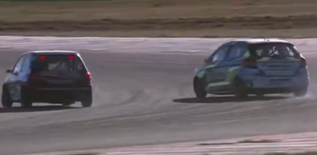 ¡Tres a la par! la maniobra clave para la victoria de Bayala en la C2 de Turismo Pista