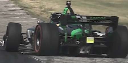 IndyCar: ¡Al límite! Canapino de costado en el Warm Up de Road America