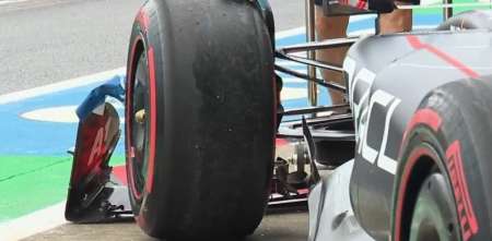 F1: ¡Insólito! Verstappen rompió el alerón en plena calle de boxes