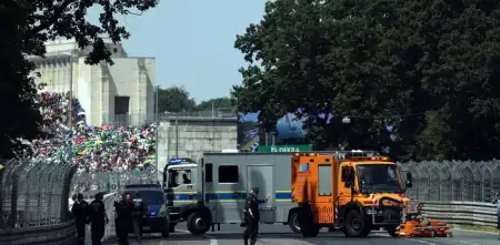 DTM: Activistas invadieron la pista e hirieron a un Oficial