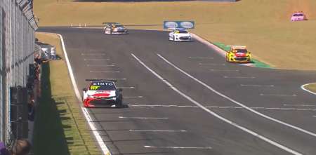 ¡Carpintero! El relato a pura música del triunfo de Rossi en Velocitta