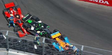 IndyCar: ¡Zafó! Canapino protagonizó una carambola, pero logró seguir en carrera