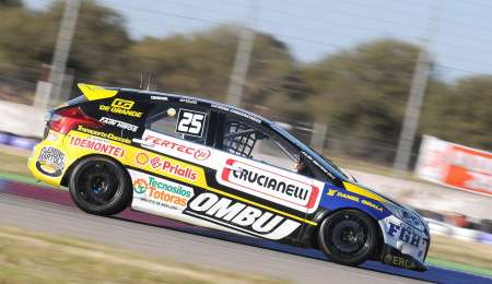 Santero manda en los ensayos