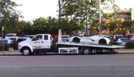 Hamilton se subió a una Ferrari que lo dejó a pie