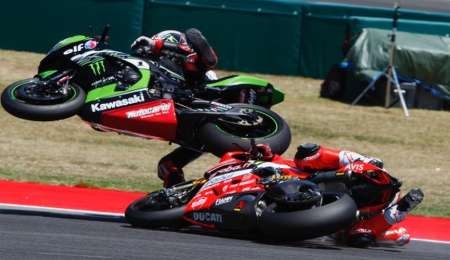 Momento dramático en Superbikes
