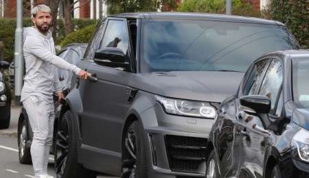 Kun Agüero regaló su Rover a los empleados del City