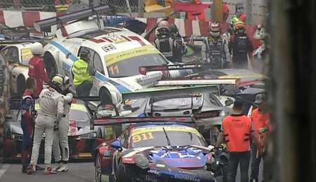 Impresionante accidente múltiple del FIA GT en Macao