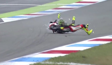 Terrible caída en Moto 2