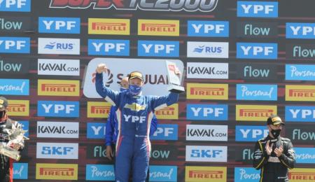 Canapino no baja los brazos y le apunta a la corona 