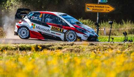 Ott Tanak se mantiene en la cumbre del asfalto alemán