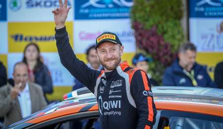 Alexey Lukyanuk comienza arriba su primera carrera como campeón