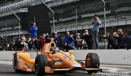 "Gracias al Automovilismo"