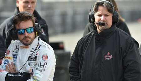 Andretti molesto con Honda porque le bajaron a Alonso