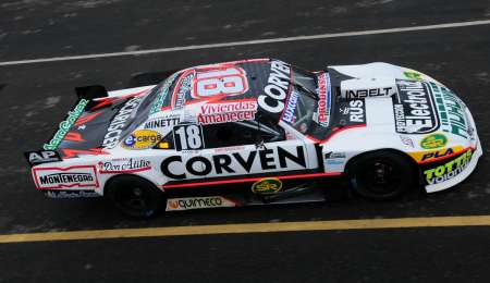 Angelini con el mejor tiempo del segundo entrenamiento