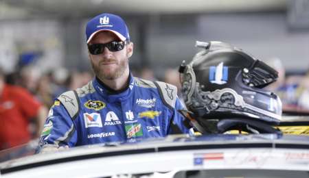 Dale Earnhardt Jr.anunció su retiro