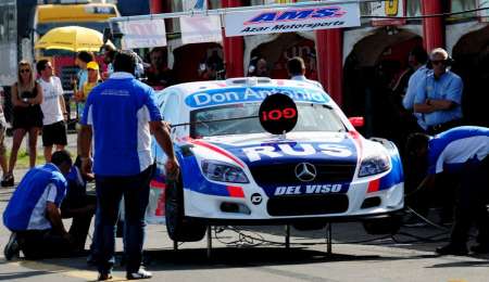 La comunicación por radio de Azar después del toque con Krujoski