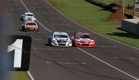 Azar molesto con Rossi: “Manchó mi carrera”