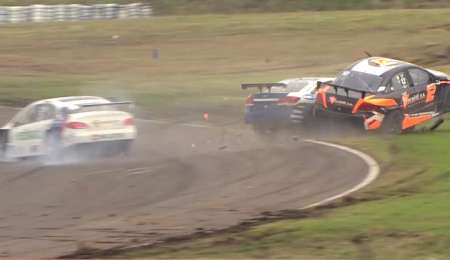 Fuerte golpe desde adentro