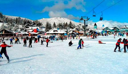 Se fue de viaje de egresados y le dejó el auto de carrera a otro