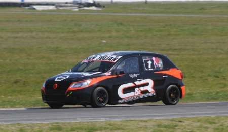 Los candidatos sumaron