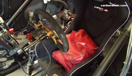 Las bolsas de arena que emulan el peso del piloto