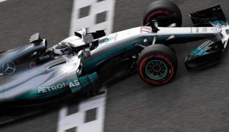 Bottas cerró los test al frente