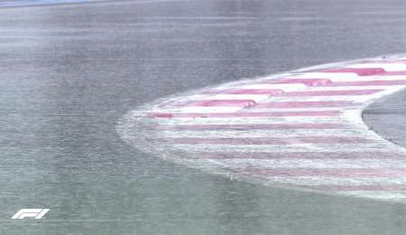 Bottas se impuso en un entrenamiento pasado por agua