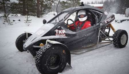 Bottas y Gronholm en la nieve