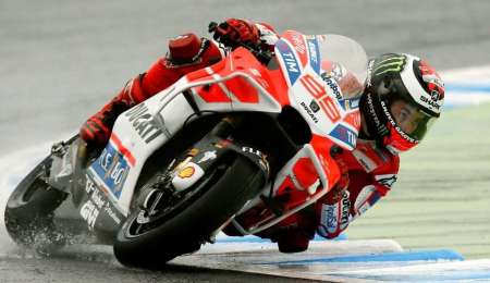 La caída de Crutchlow y Lorenzo en Japón