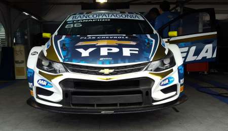 "Vuelve el blanco a mi chevy, como en las viejas épocas"