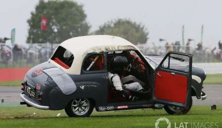 Se accidentó el cantante de AC/DC