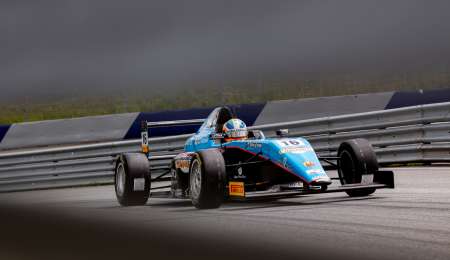 Giorgio Carrara corre en Monza con la FIA F3