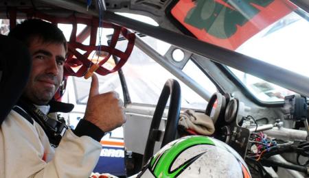 Casais va con el Corsa a Rosario y espera el  Kwid