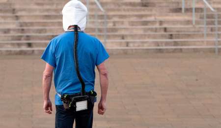 McLaren diseña un casco sanitario