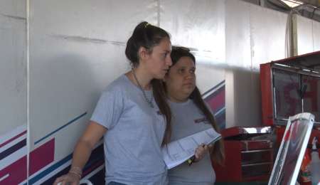 El equipo de Echevarría sumó a dos chicas estudiantes