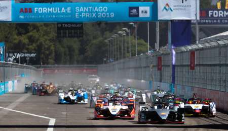 Tanak manda en Chile pero Ogier y Neuville lo acechan