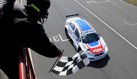 C. del Uruguay: pulgar arriba, pulgar abajo